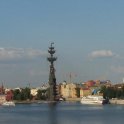 La Moscova à Moscou, monument à Pierre le Grand de Tsérétéli. Photo Philippe Comte, été 2004.